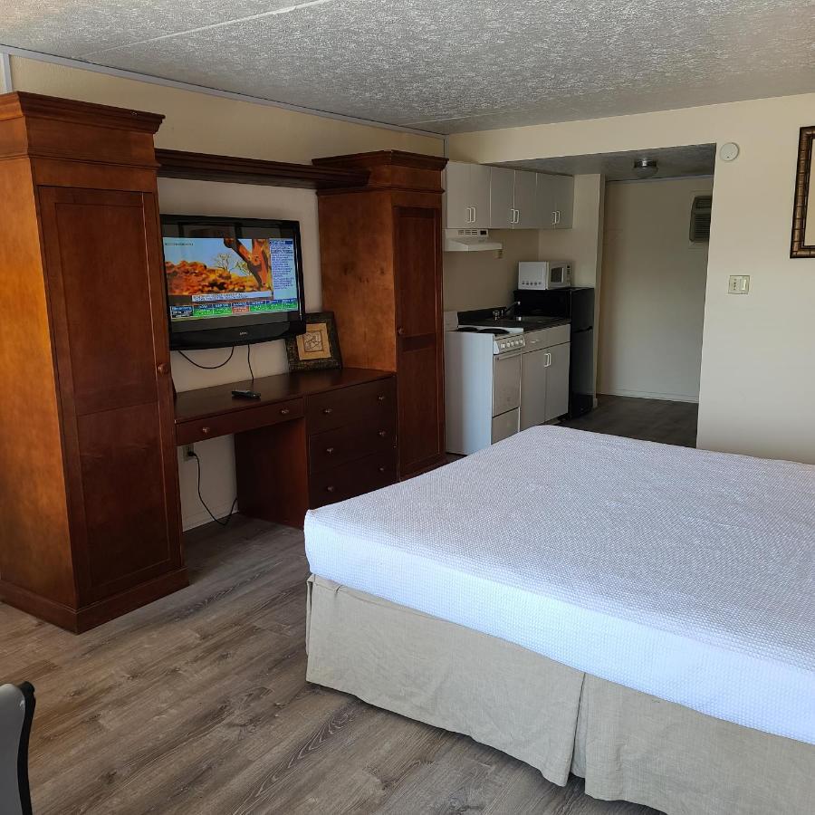 Oceanfront Twilight Surf Hotel Миртъл Бийч Екстериор снимка